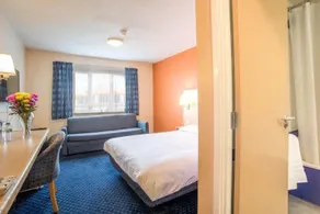Metro Inns Huddersfield - Image 3