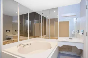 Travelodge by Wyndham Carlisle - Image 3