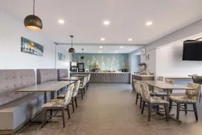 Rodeway Inn and Suites - Image 2