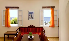Dolphins Apartments - Image 3