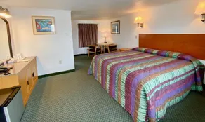 Americas Best Value Inn & Suites-Hyannis/Cape Cod - Image 3