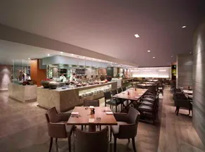 New World Shanghai Hotel - Image 2