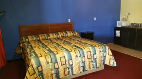Relax Inn Motel - Image 5