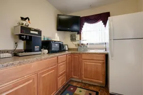 Americas Best Value Inn-Weatherford - Image 4