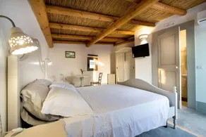 Le Finestre Su Porta Carrese - Luxury Rooms & Suit - Image 2