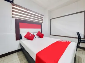 Golden Majestic Pension Inn - Image 4
