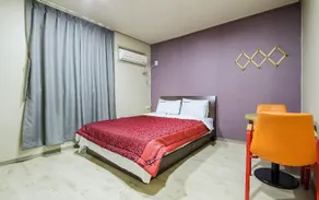 Q Motel - Image 4