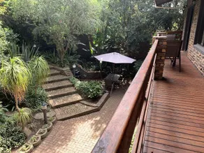 Highlands Lodge Guest House - Image 4