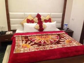 Hotel Namaskar - Image 4