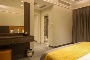 Moments Living Hotel - Image 5