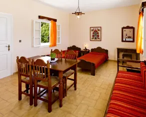 Dolphins Apartments - Image 4