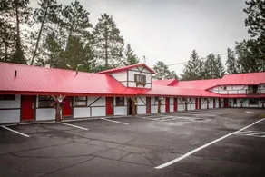 Northwestern Lodge - Image 4