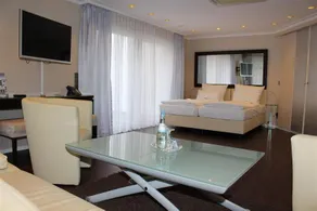 Best Western Hotel Royal - Image 3