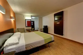 Motel 6 Houston-Hobby - Image 3