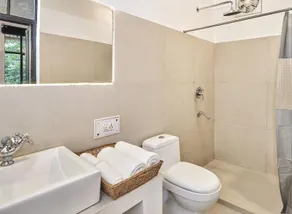 LetsBunk Poshtel - Image 4