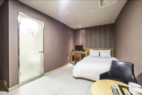 Hotel The Hue - Image 4