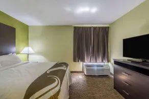 Quality Inn & Suites Hotel Muncie - Image 2
