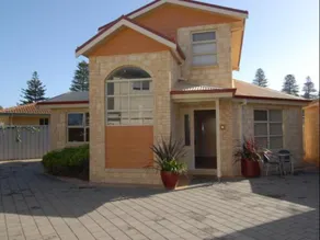 Yot Spot Holiday Apartments - Image 3