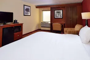 Hampton Inn Columbus East - Image 5