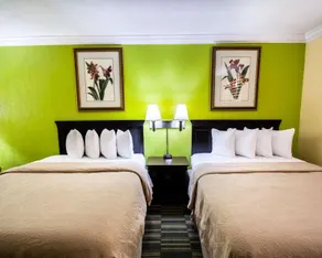 Quality Inn on the Beach - Image 3