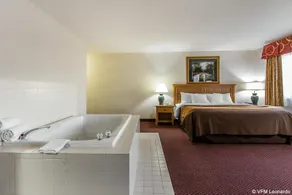 COMFORT INN OSKALOOSA - Image 3