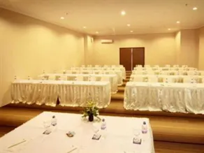 Bueno Colombo Hotel - Image 4