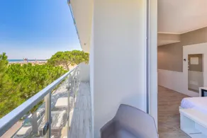 Marina Palac - Image 4