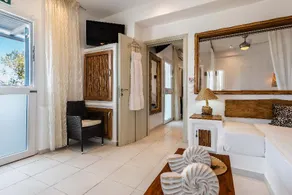 Niki Savvas Studio & Suites - Image 2