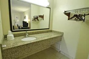 Motel 6 Washington DC Convention Center - Image 3