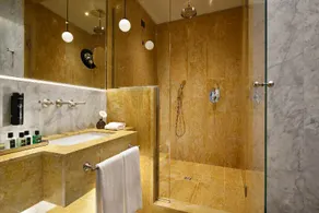Floren Luxury Hotel - Image 3