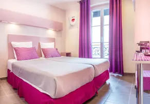 Pink hotel - Image 4