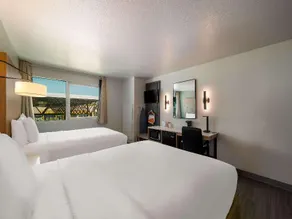 Travelodge by Wyndham Yuba City - Image 4