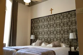 Notredame Guest House - Image 2