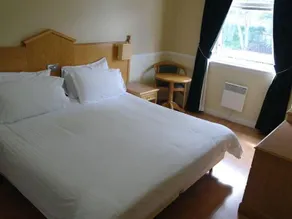 Gleniffer Hotel - Image 4