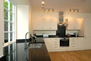 The Unicorn (Apartments) - Image 3