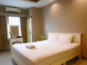 The Battery Park Midtown Villa - Image 4