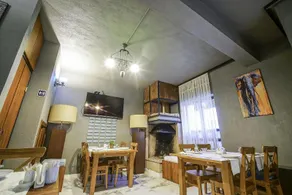 The Green Goose Hotel - Image 2