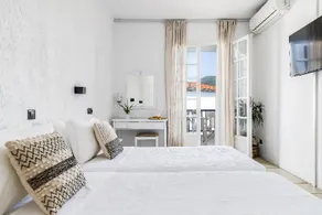 Aperitton Hotel - Image 2