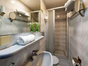 W22 Hotel - Image 4
