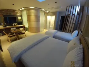 Khan Hotel - Image 4