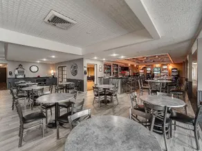 Eastland Suites Hotel & Conference Center - Urbana - Image 2