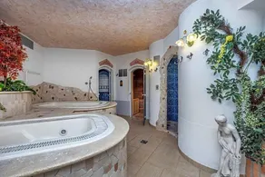 Hotel Garden - Image 3