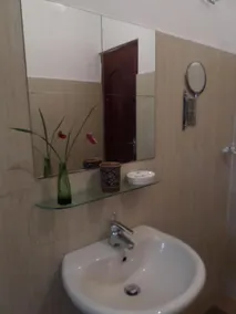 Riverside Homestay Apartments - Image 3