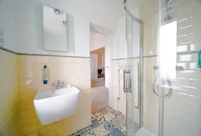 THE STRAND HOTEL - Image 2