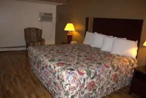 American Inn & Suites - Image 3