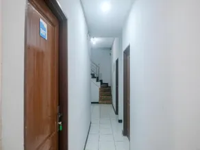 RedDoorz @ Jalan Brigjend Katamso Medan 2 - Image 5