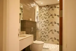 Moments Living Hotel - Image 2