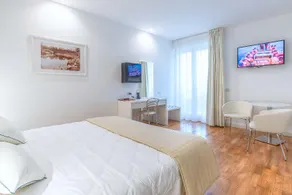 Versilia Palace - Image 4