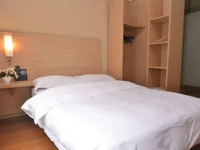 Ibis Hotel (Chongqing Ranjiaba Metro Station) - Image 3