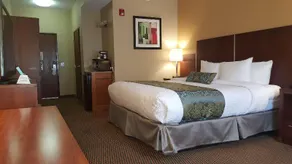 Airport Inn and Suites - Image 4